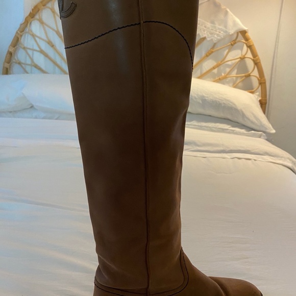 CHANEL BOOTS - Picture 1 of 5